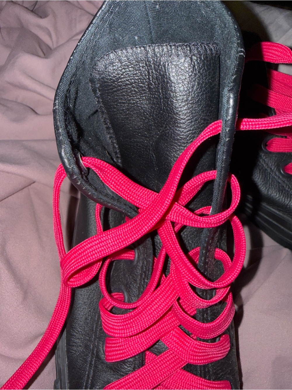 Black leather chuck converse Sneakers with Hot Pink Laces - Picture 2 of 6
